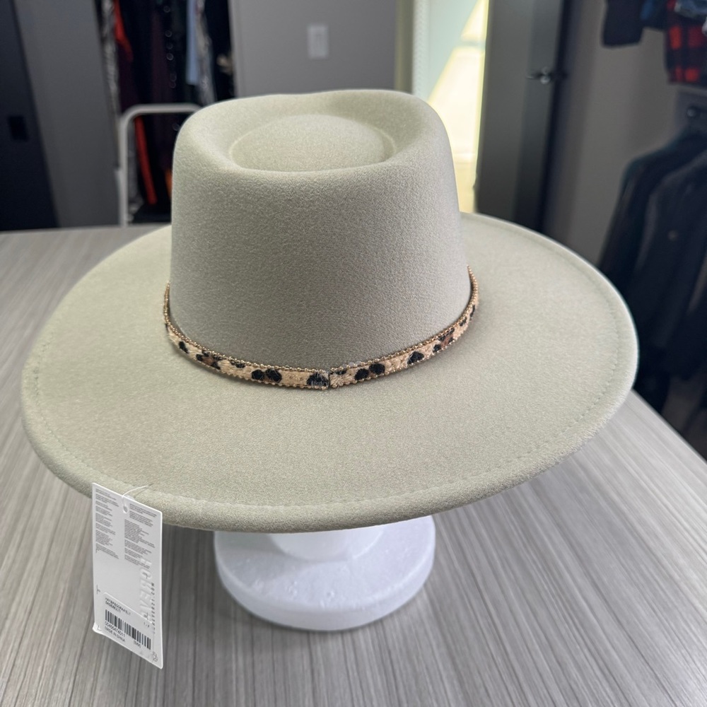 (NWT) Forever 21 Fedora Sage Color with Animal Print Band Size S/M